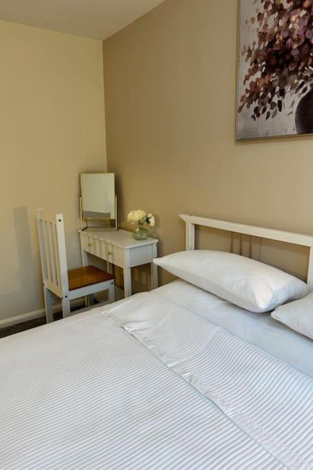 Stylish 2 Bedrooms Flat In A Quiet Cul-De-Sac Area, Near Sheffield City Centre With Free Parking Екстериор снимка