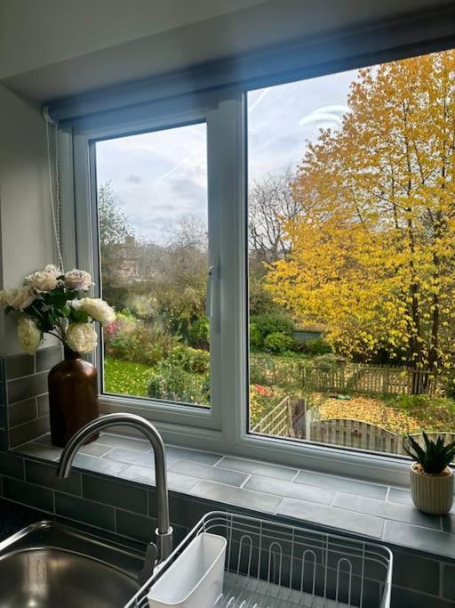 Stylish 2 Bedrooms Flat In A Quiet Cul-De-Sac Area, Near Sheffield City Centre With Free Parking Екстериор снимка